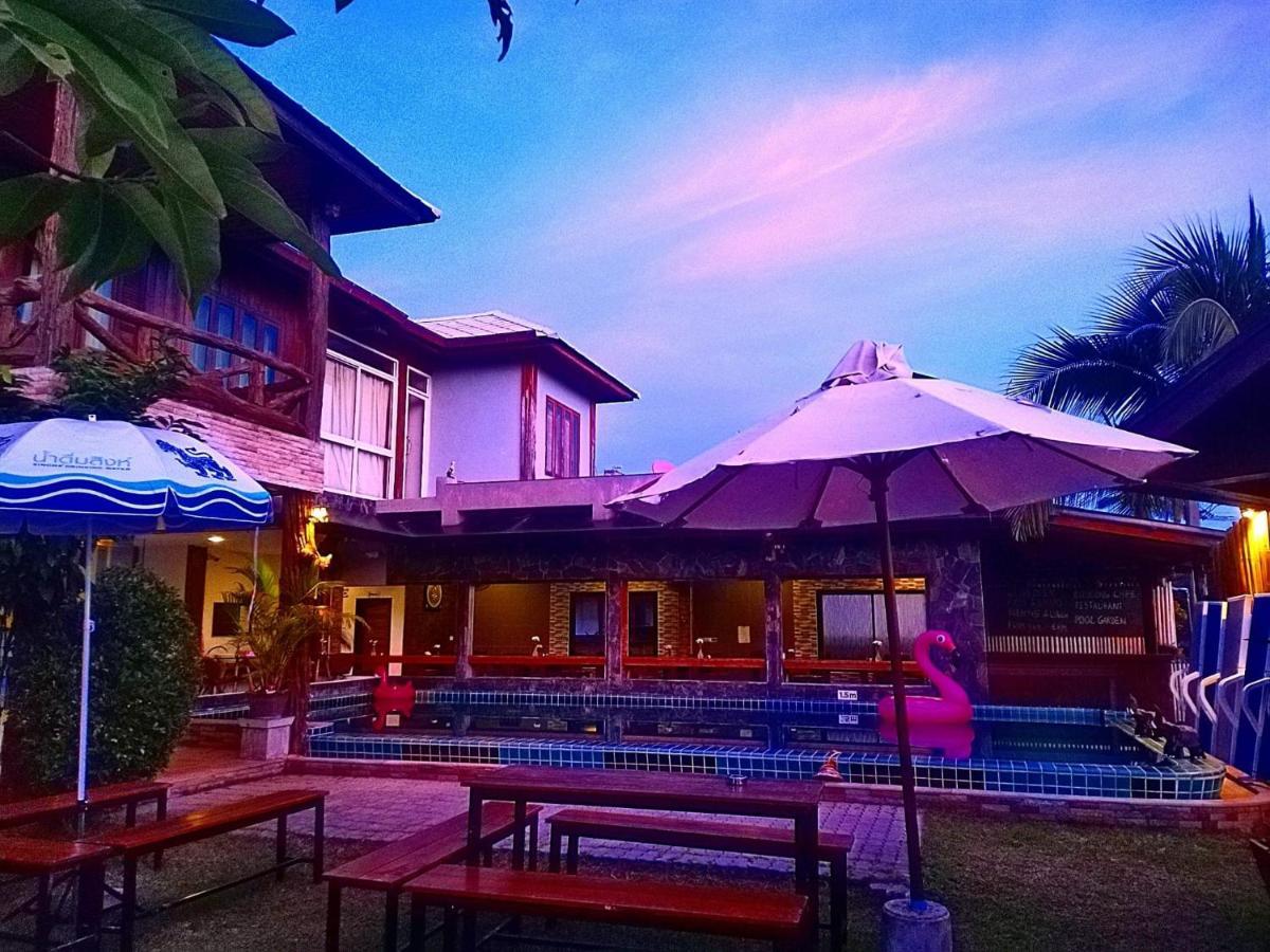 Billabong Hotel And Cafe Baan Tai Buitenkant foto