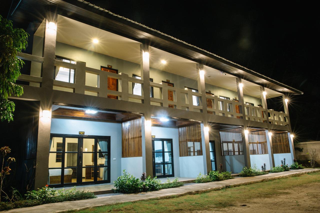 Billabong Hotel And Cafe Baan Tai Buitenkant foto