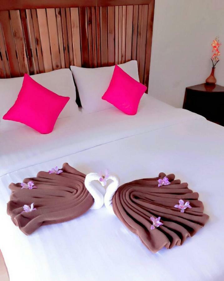 Billabong Hotel And Cafe Baan Tai Buitenkant foto