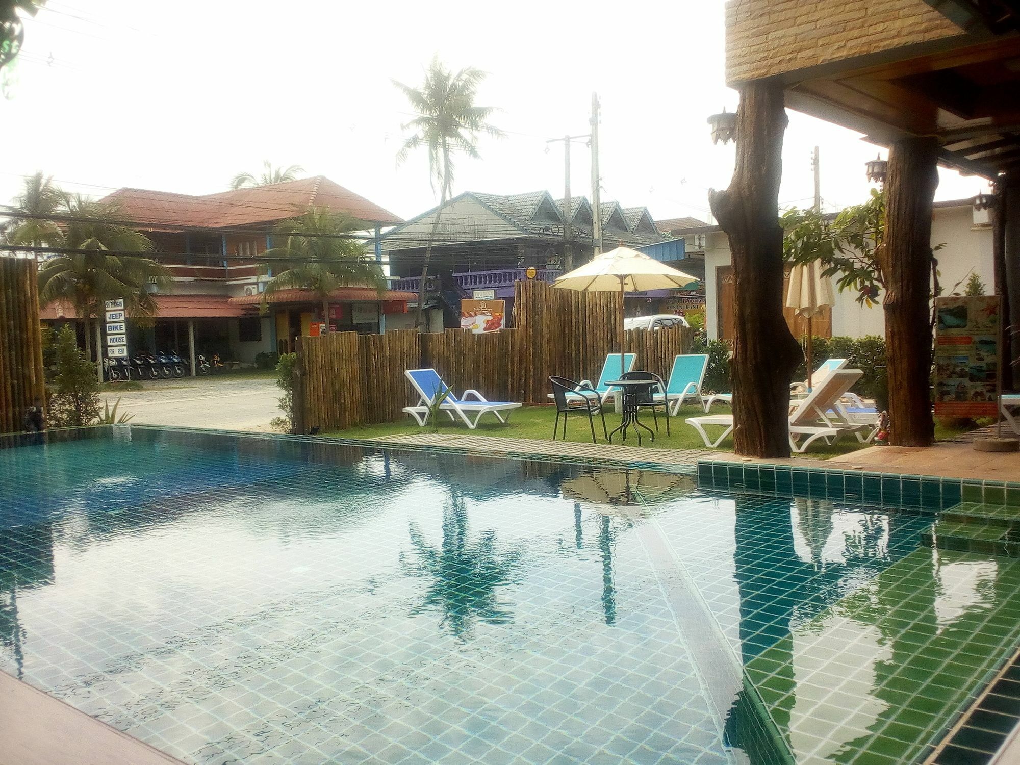 Billabong Hotel And Cafe Baan Tai Buitenkant foto