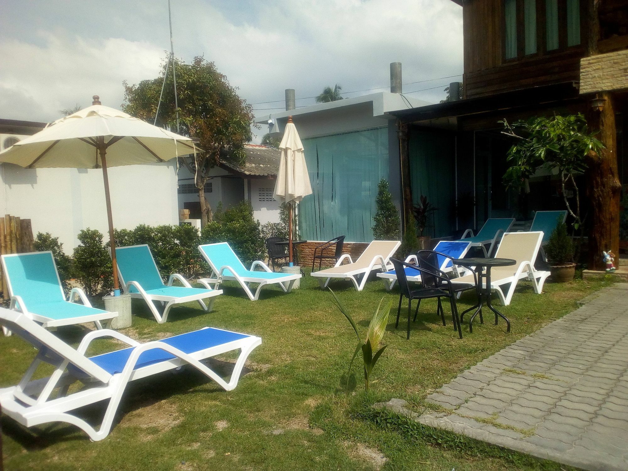 Billabong Hotel And Cafe Baan Tai Buitenkant foto